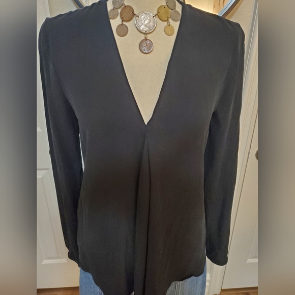 100% black Silk blouse size small by Theory - Picture 4 of 6